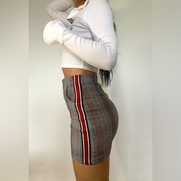 Hollister plaid shape fitting skirt - Picture 6 of 7